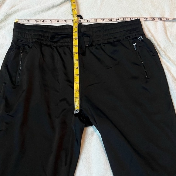 Gap Fit Men’s Lightweight Polyester Solid Black Joggers Pants Large Pockets - Picture 5 of 8